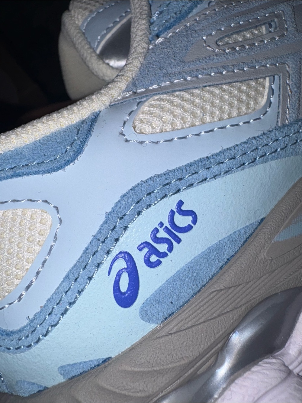 ASICS adults light Blue and White Athletic Sneakers - Picture 4 of 5
